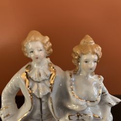Vintage Victorian/Colonial Style Porcelain Couple Figurine 6” Tall Made In Japan