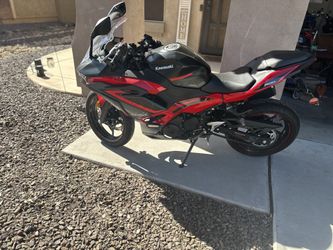 2024 Ninja 500 Abs Se