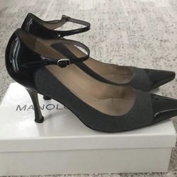 Manolo Blahnik Mary Jane Patent Leather And Wool Heels 40,5