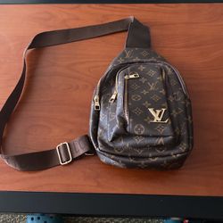 USED Louis Vuitton Damier Graphite Canvas Avenue Sling Bag