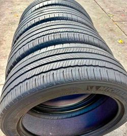 235 45 18 Michelin tires Con 80% de Vida Las 4🚀🚀🚀