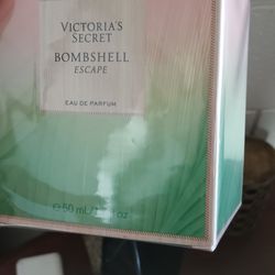 Victoria Secret Bombshell Escape