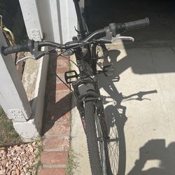 Mongoose Mountain Bike – Great Condition, Ready to Ride