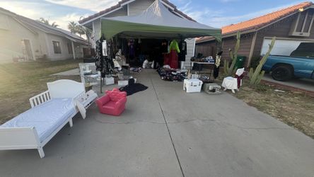Yard Sale !!