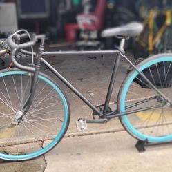 MATTE BLK & TEAL ROADBIKE