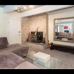 Beautiful Glass Leaf Contemporary Pick Up TODAY! 