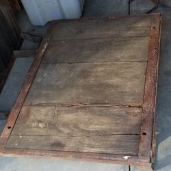Old Industrial furniture coffee table wood & metal iron pallet