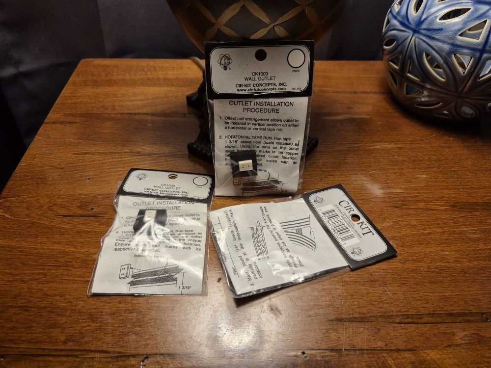 3 Cir-Kit Dollhouse Antique Wall Outlets