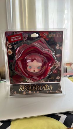 Pop Mart Skullpanda Petals in Four Acts Earphone Bag