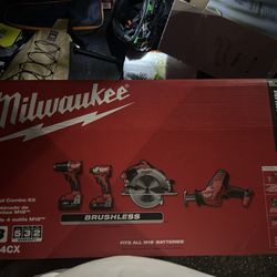 Milwaukee Tool Set