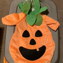 Infant pumpkin halloween costume 