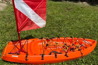 SPEARFISHING KAYAK BUOY WITH DIVING FLAG AND STRAPS AND BUNGEES PACKAGE