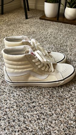 VANS Sk8-Hi Shoe High Top Shoe Cream Color