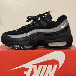 Nike Air Max 95  Essential Smoke Grey Size 8.5 Men’s Worn Once Box No Top $200