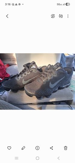 Black NIKE TENNISSHOES