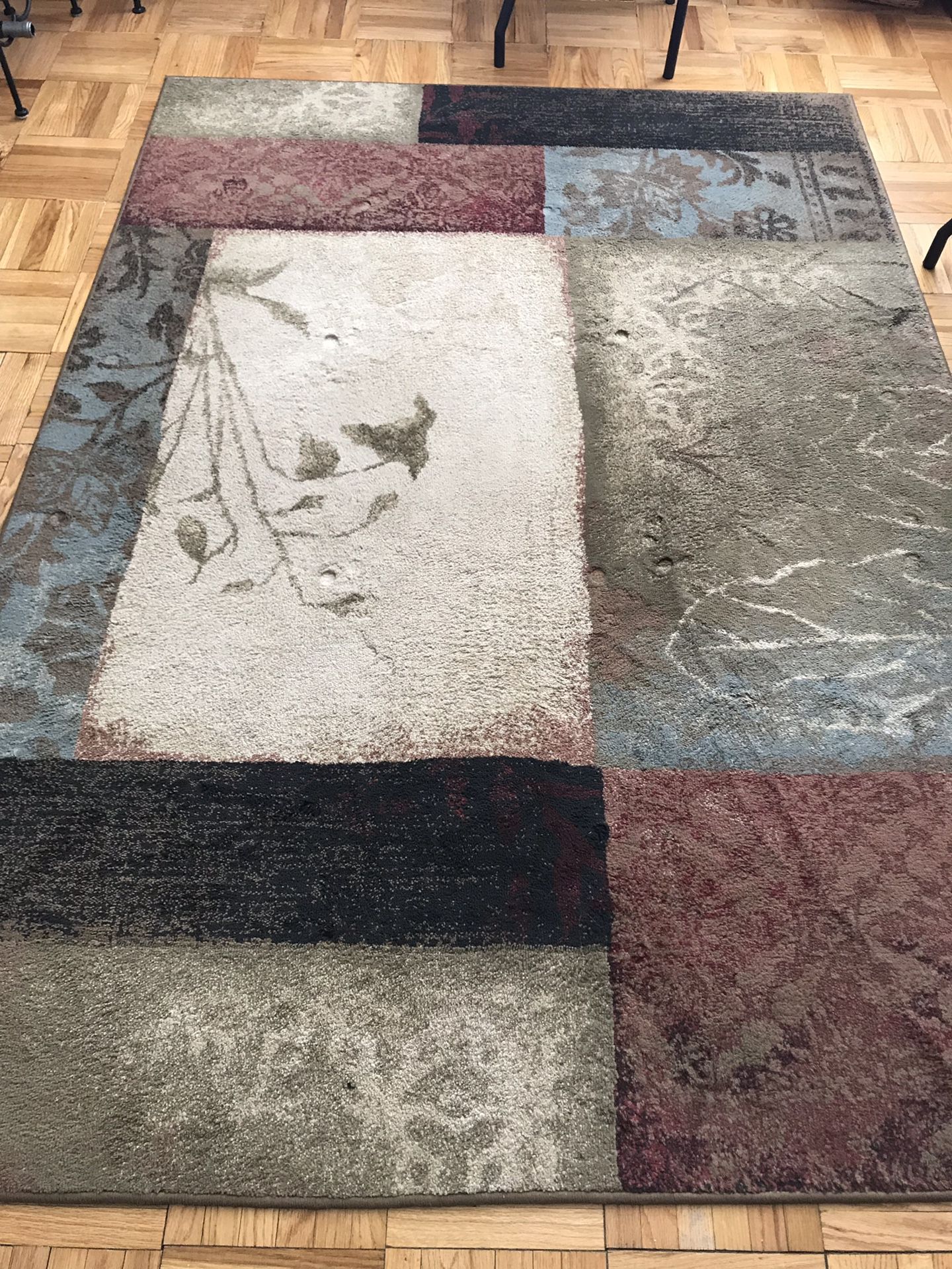 Area Rug 5’3” x 7’6”