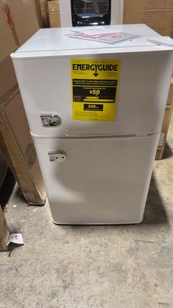 3.5 Cu.Ft Retro Mini Fridge with Handle Compact Refrigerator
