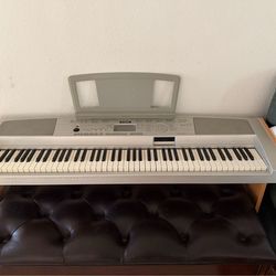 YAMAHA DGX-500 Keyboard