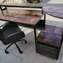 Desk & Chair