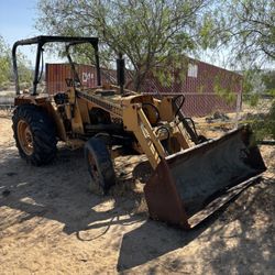 Case 380 Tractor With Extra Attachments 