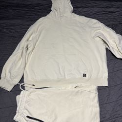 Women’s Princess Polly Sweatsuit Size 8