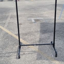 CLOTHES RACK MADE OF METAL PIPE 