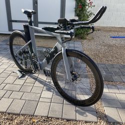 Giant triathlon store bike for sale