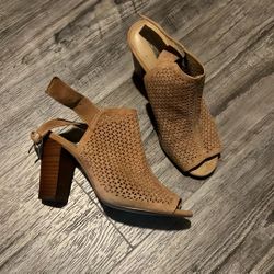 Tahari Heels