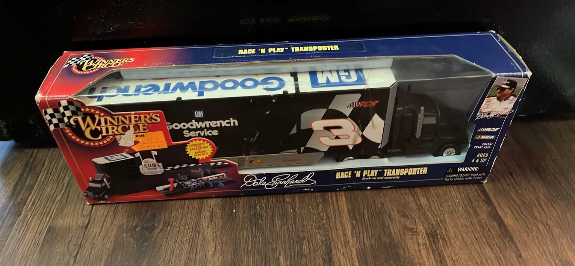 Winners Circle NASCAR Dale Earnhardt Sr. Race N Play Transporter 1999 NRFB