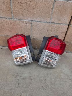 2010-2013 Toyota 4Runner Tail lights