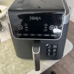 Ninja Air Fryer- With Broken handle