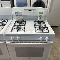 GE STOVE WHITE