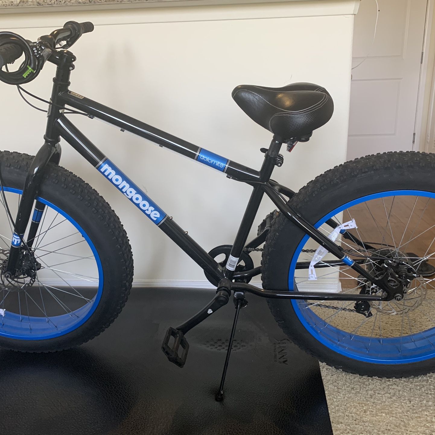 Mongoose Men's Fat Tire Bike, 26-inch wheels, 7 speeds, for Sale in Hawthorne, CA - OfferUp