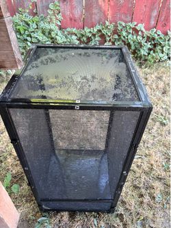Screen cage