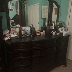 Raymound & flanigan furniture Dark brown dresser, vanity