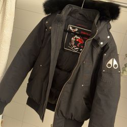 Moose Knuckle Bomber