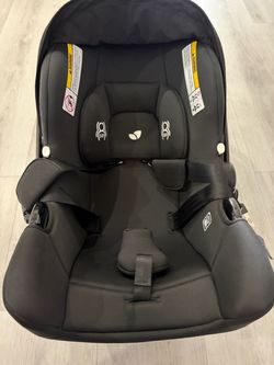 Joie Rue Infant car seat with 2 car base