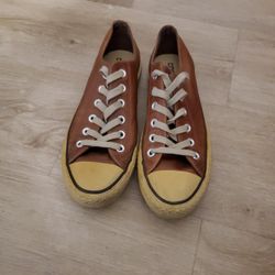 🔥 Converse Chuck Taylor Leather Low Tops – Men’s 6.5 / Women’s 8.5