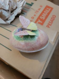 Trinket box egg shaped