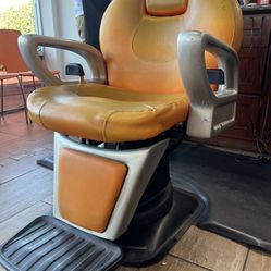 10 Barber Chairs 
