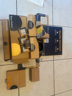 BRAND NEW * Simpli Safe Home Security System. - Items Unopened
