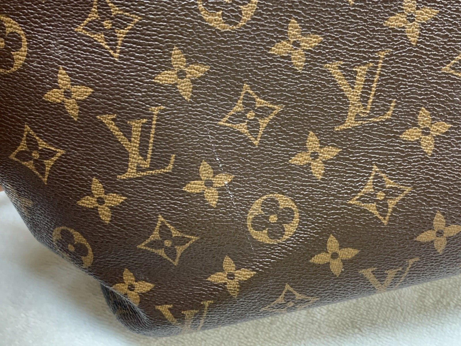 Authentic Louis Vuitton MM Neverfull Handbag for Sale in Arrowhed Farm, CA  - OfferUp