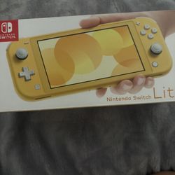 yellow nintendo switch lite 
