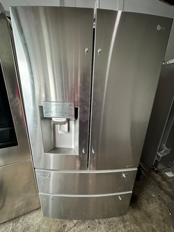 LG 4-Door French Door Fridge with Ice and Water