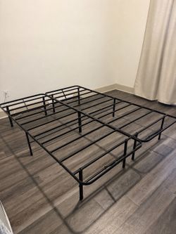 Zinus Queen Metal Bed Frame - Like New