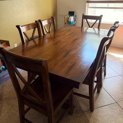 Gorgeous Hardwood Dining Room Set With 7 Chairs 