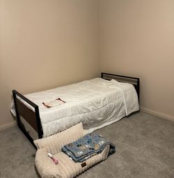 Barely used trundle bed 2 fairly new mattresses