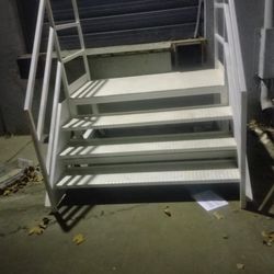 Rolling Dock Stairs