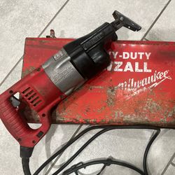 Milwaukee Sawzall With Case