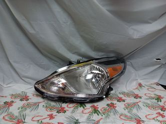 2015-19 Nissan Versa Left Headlight Sedan